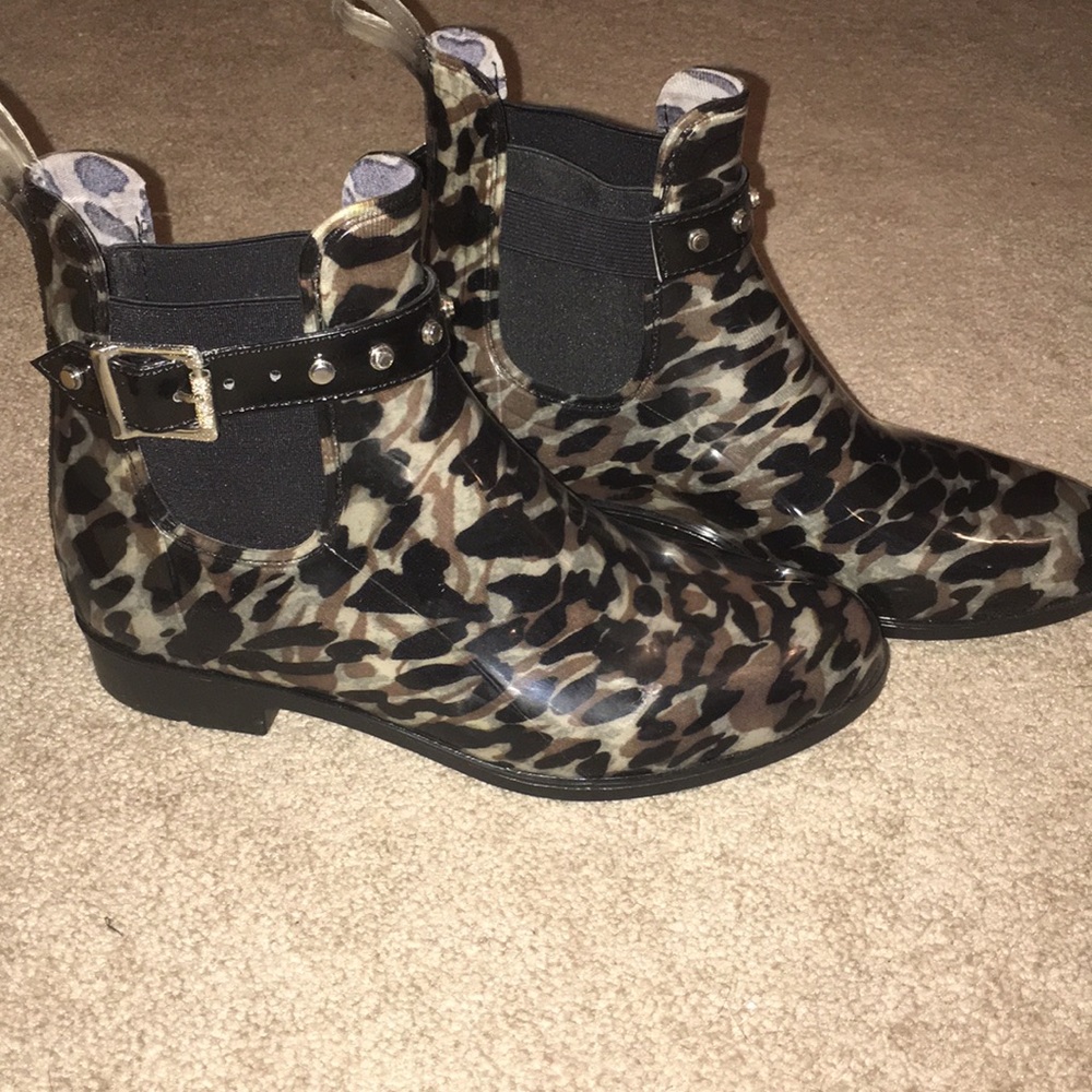 Cheetah print rain boots